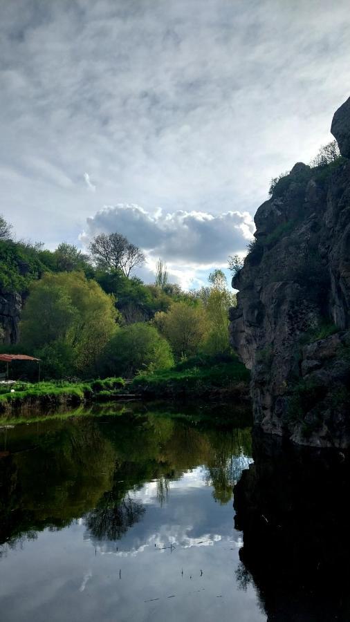 Zove Rural Cottage With Garden Views K'arashamb Экстерьер фото