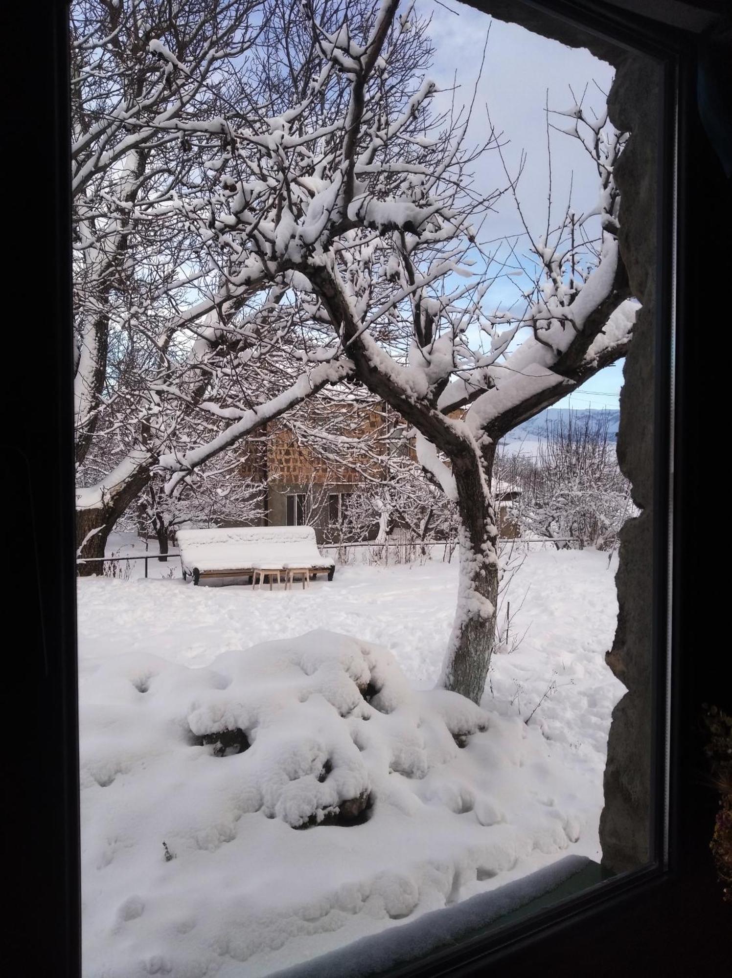 Zove Rural Cottage With Garden Views K'arashamb Экстерьер фото